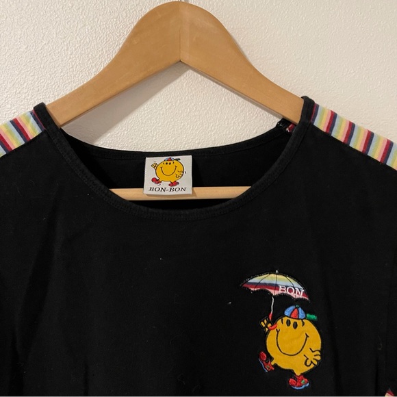 Mr. Happy Embroidered Black Ruched Rainbow Side Short Sleeve Tee Scoop Neck-M - Picture 3 of 9